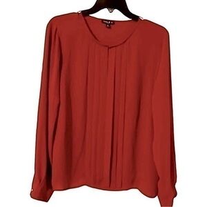 Sami & Jo Key Hole Burgundy Top. Size PL
